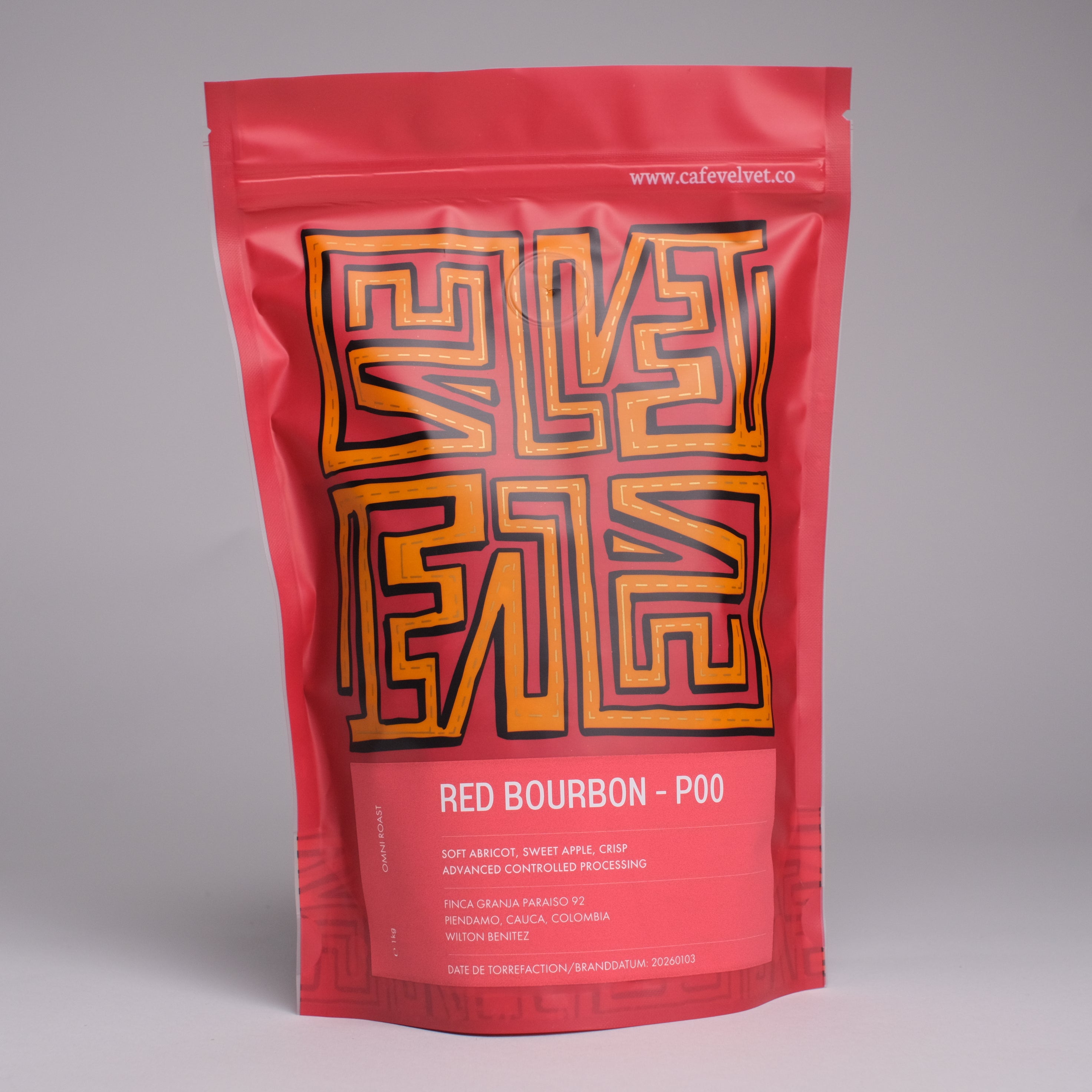 COLOMBIA - VARIEDAD RED BOURBON P00  by Wilton Benitez